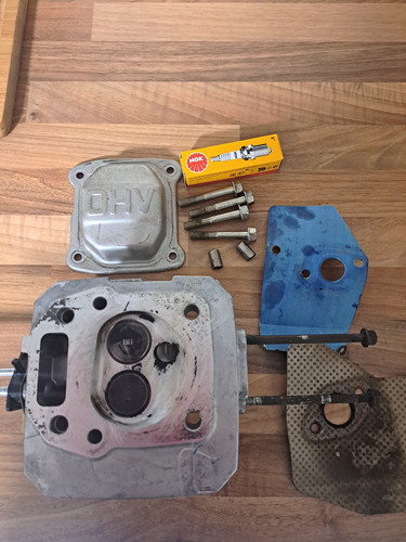 Complete honda cylinder head - cylinder,